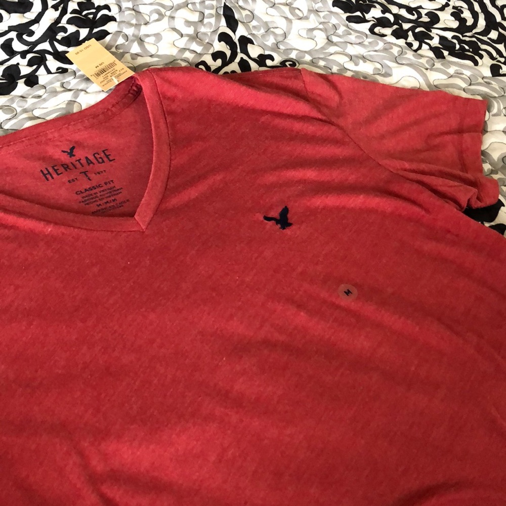 New with tags red American eagle classic fit tee